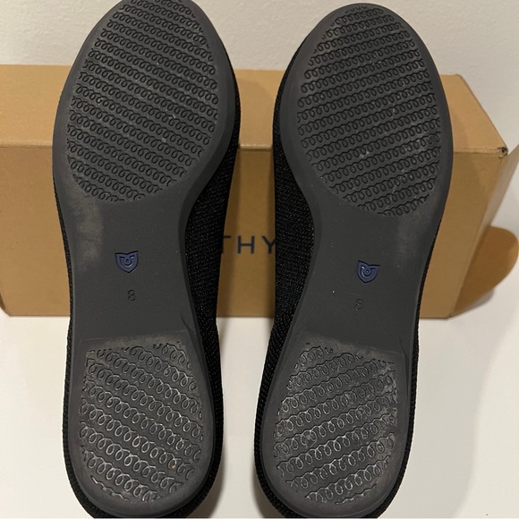 Rothy’s Ballet Flat Black Size 8 with bow - Picture 4 of 5